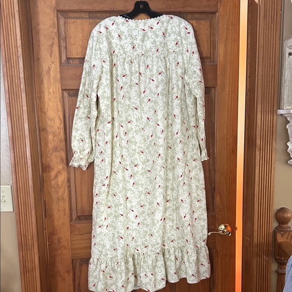 Laura Scott nightgown with Red birds Accent x-large - Picture 5 of 6